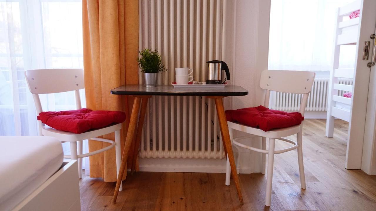 Adventure Guesthouse Interlaken Unterseen Екстериор снимка